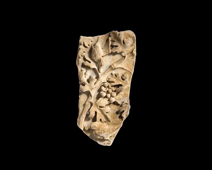 Relief decorated by vegetal motifs and two birds